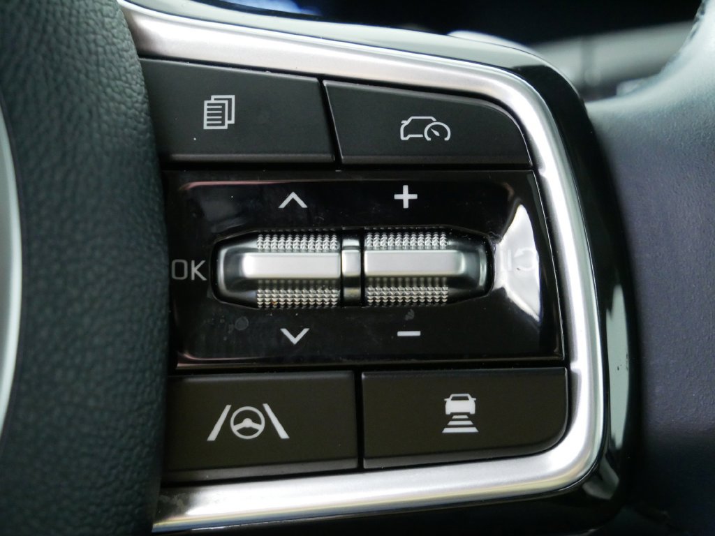 Used 2026 Kia Carnival SX FWD image 29
