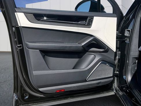 New 2026 Porsche Cayenne GTS image 19