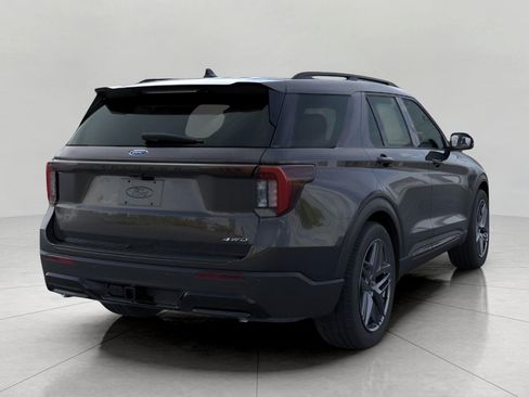 Used 2026 Ford Explorer ST-Line w/ ST-Line Street Pack AWD/4WD image 9