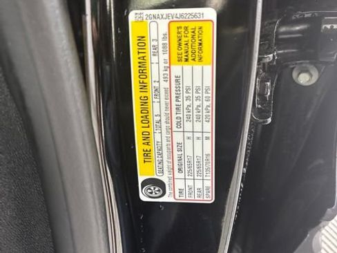 Used 2018 Chevrolet Equinox LT FWD image 16