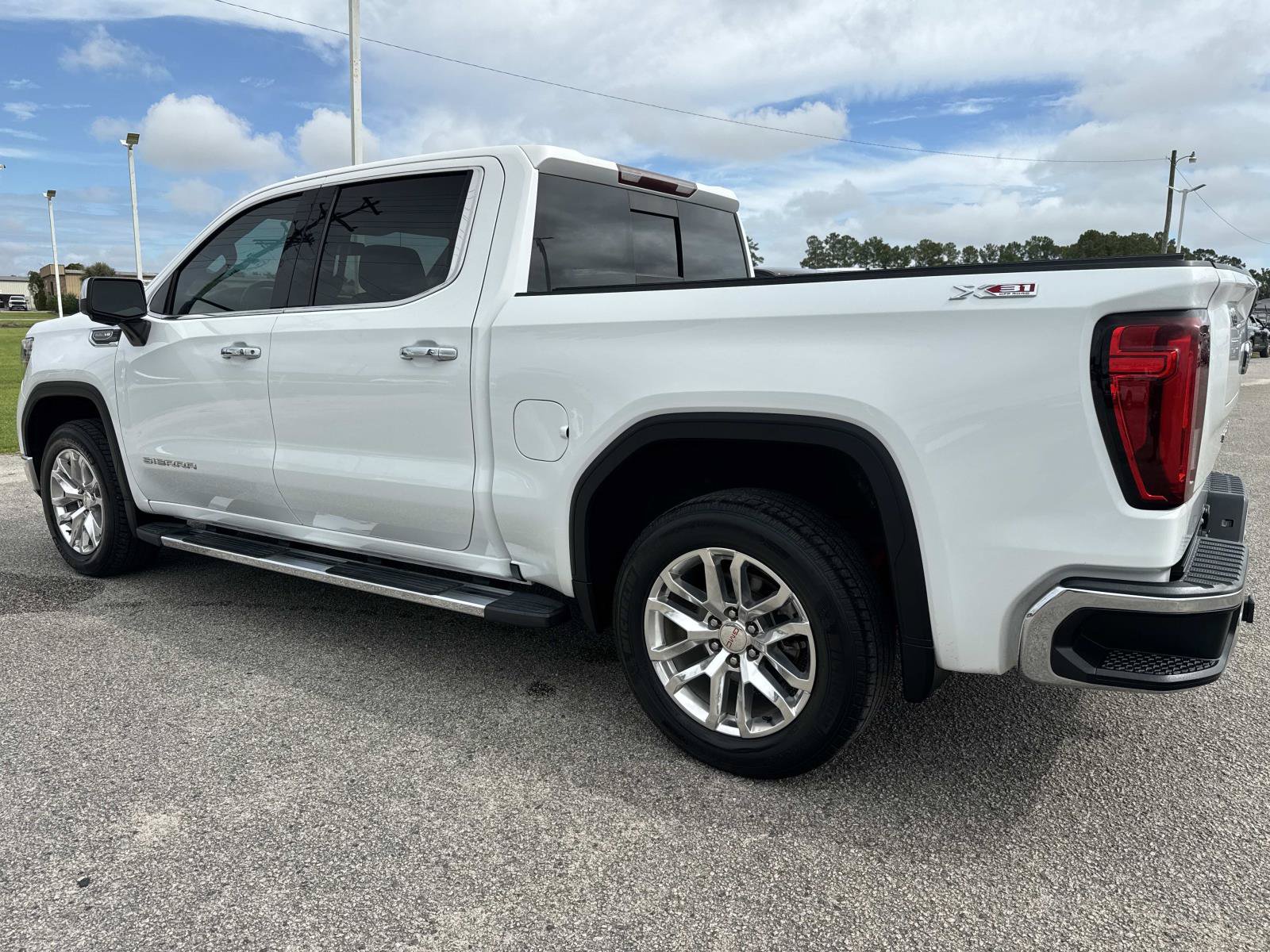 Used 2019 GMC Sierra 1500 SLT w/ SLT Premium Plus Package AWD/4WD image 6