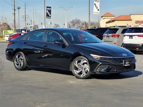 Used 2025 Hyundai Elantra Sport image 2