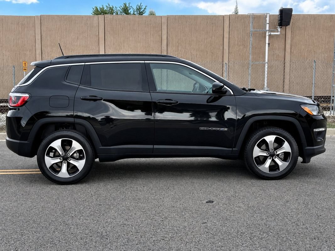 Used 2017 Jeep Compass Latitude w/ Popular Equipment Group AWD/4WD image 6