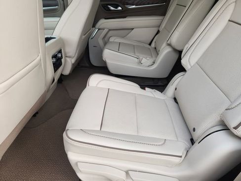 Used 2023 GMC Yukon Denali AWD/4WD image 25