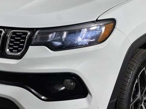 Certified 2025 Jeep Compass Limited AWD/4WD image 2