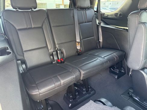 Used 2022 Chevrolet Tahoe RST w/ Luxury Package AWD/4WD image 40