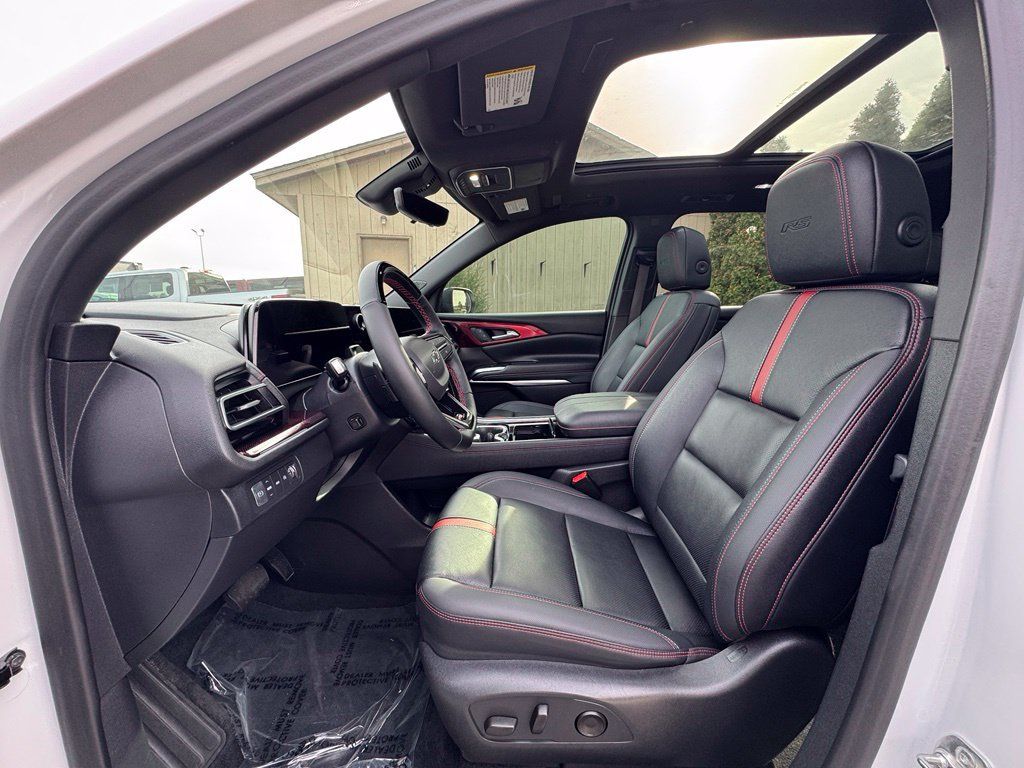 Used 2024 Chevrolet Traverse RS AWD/4WD image 17