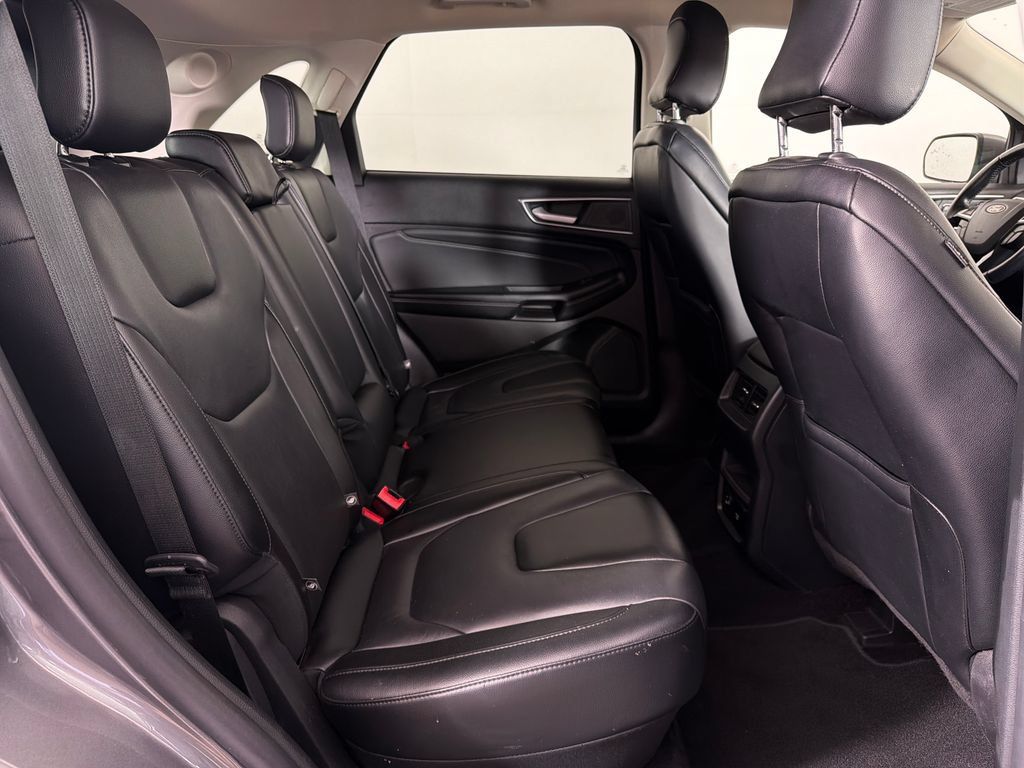 Used 2022 Ford Edge Titanium AWD/4WD image 22