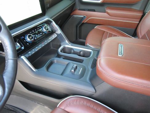Used 2024 GMC Sierra 3500 Denali Ultimate AWD/4WD image 16