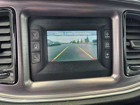 Used 2015 Dodge Challenger SXT image 26