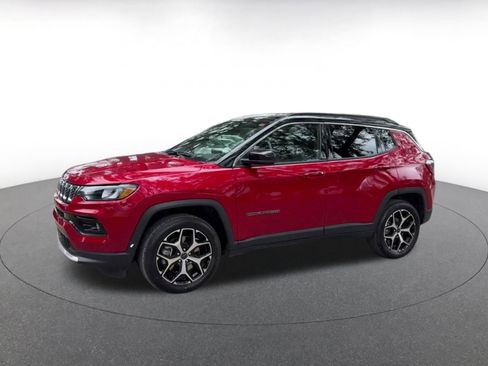 Used 2025 Jeep Compass Limited image 8