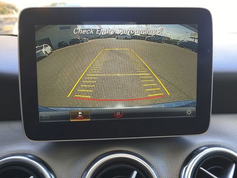 Used 2018 Mercedes-Benz GLA 250 image 26