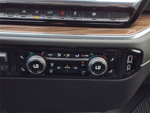 Used 2025 Chevrolet Silverado 1500 LT image 16