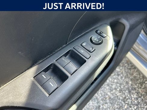 Used 2019 Honda Civic LX image 9