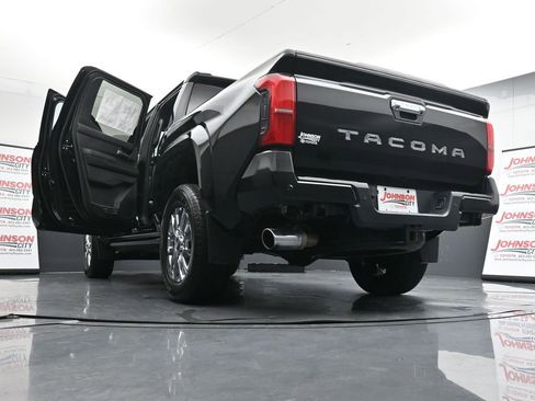 Used 2024 Toyota Tacoma Limited w/ Limited Package (LT) image 44