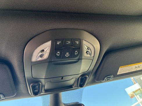 New 2026 Chrysler Pacifica Limited w/ Uconnect Theater Family Group image 15