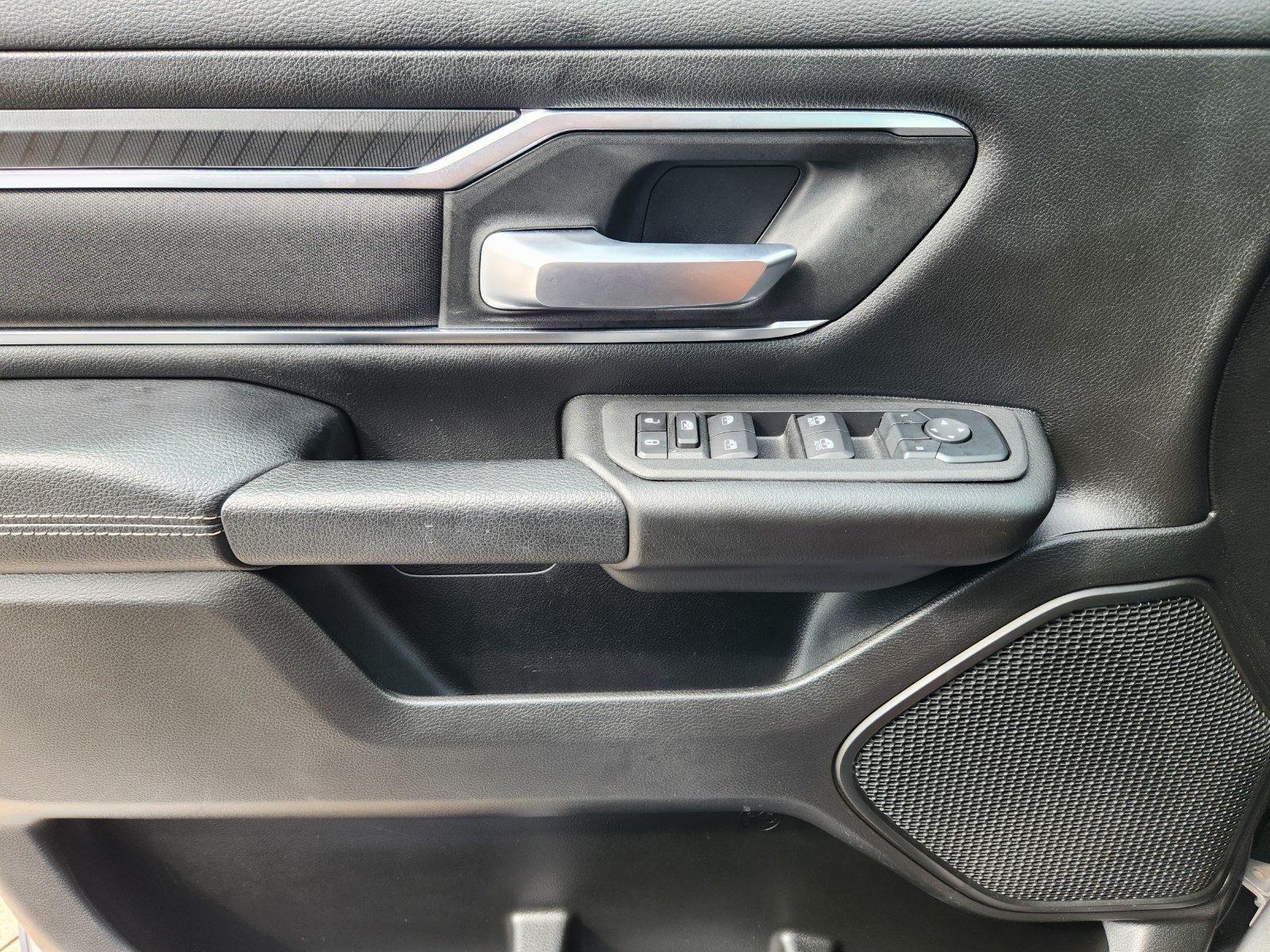 Used 2025 RAM 1500 Big Horn RWD image 33