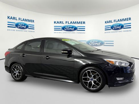 Used 2015 Ford Focus SE w/ SE Ecoboost Package image 1