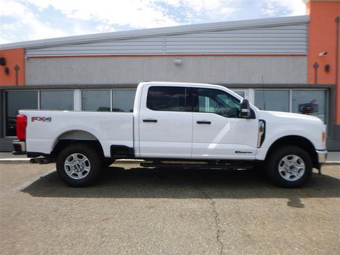 Used 2025 Ford F250 XLT w/ FX4 Off-Road Package AWD/4WD image 5
