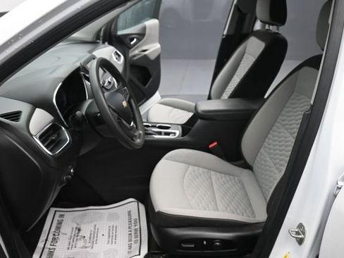 Used 2021 Chevrolet Equinox LS w/ LS Convenience Package AWD/4WD image 12