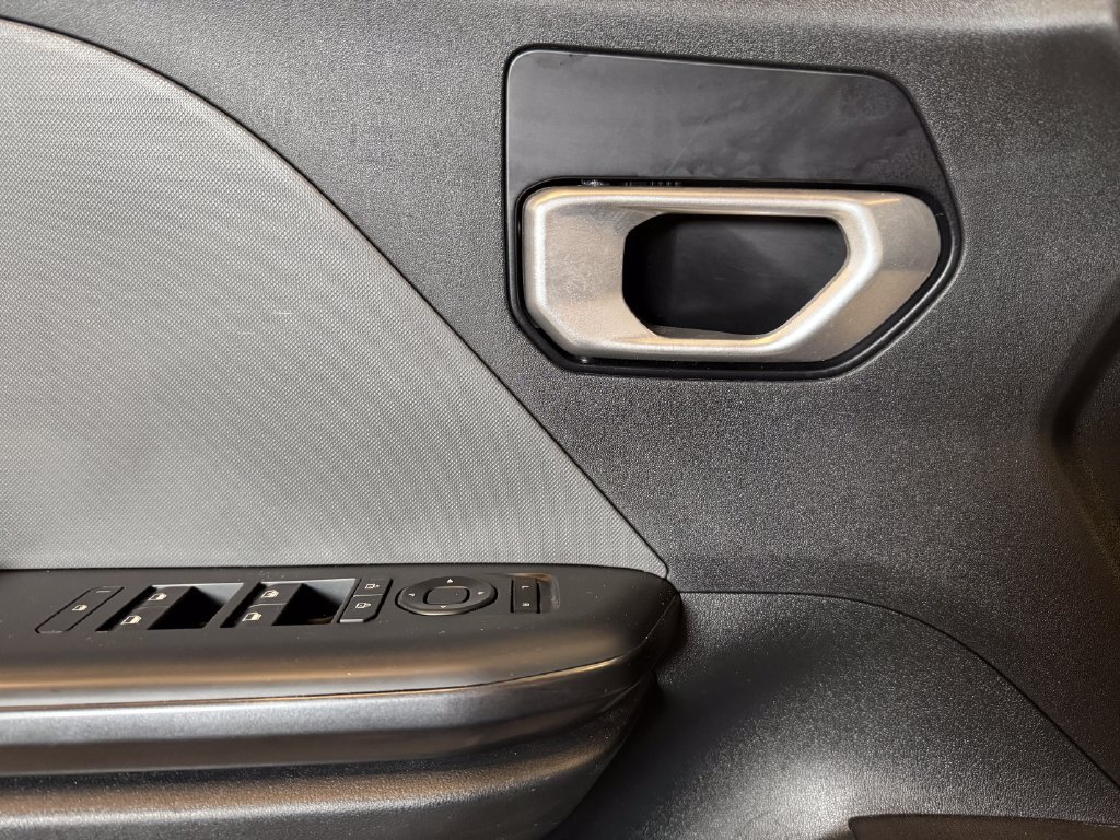 Used 2025 Kia K4 FWD image 18