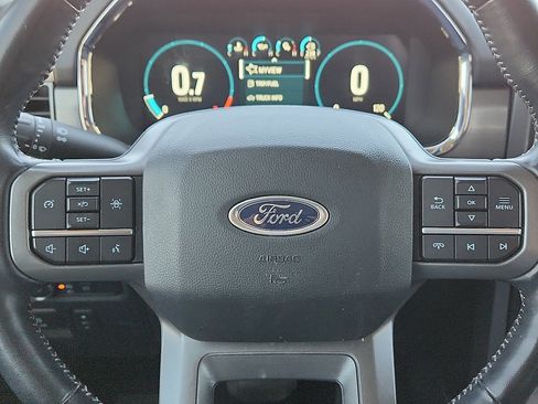 Used 2022 Ford F150 Lariat image 11
