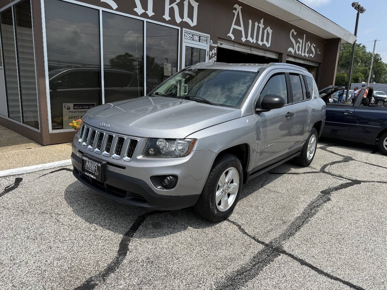 Used 2014 Jeep Compass Sport FWD image 2