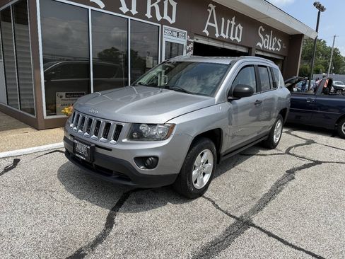 Used 2014 Jeep Compass Sport FWD image 2