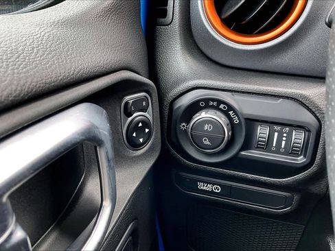 Used 2022 Jeep Gladiator Mojave w/ LED Lighting Group AWD/4WD image 65