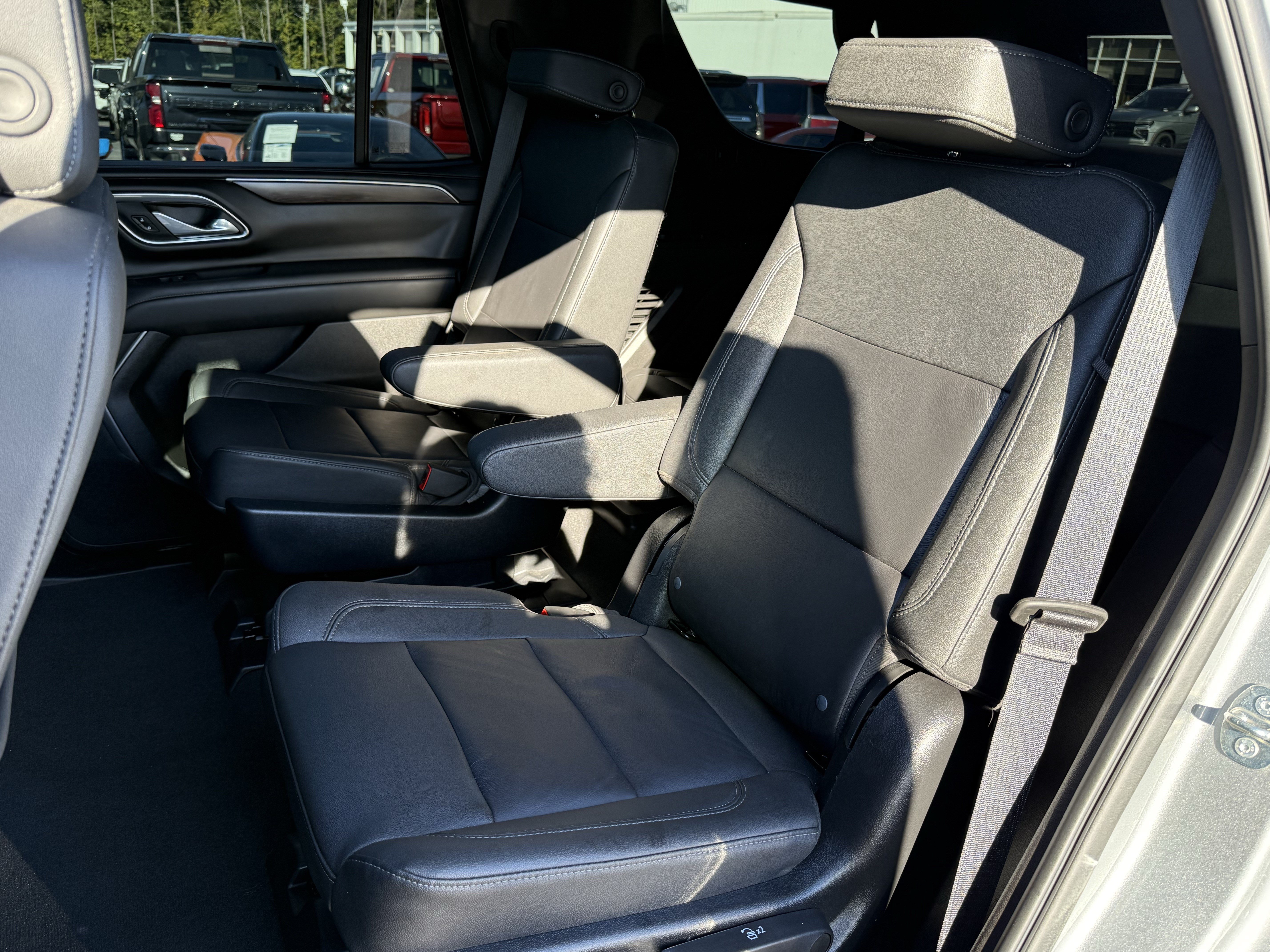 Used 2023 Chevrolet Tahoe Z71 w/ Z71 Off-Road Package AWD/4WD image 35