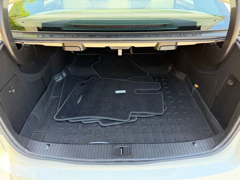 Used 2012 Mercedes-Benz E 350 Sedan image 32