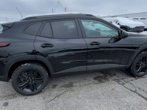 New 2026 Chevrolet Trax ACTIV w/ Sunroof Package image 2