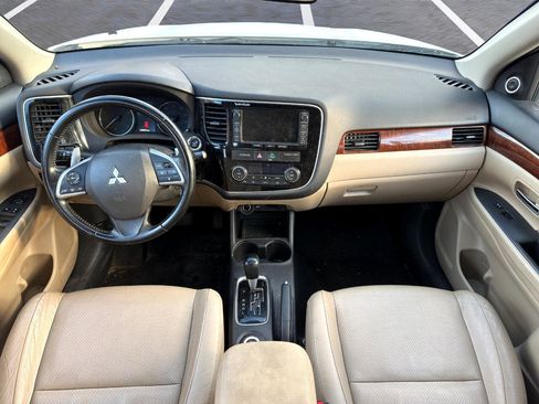 Used 2014 Mitsubishi Outlander GT image 15