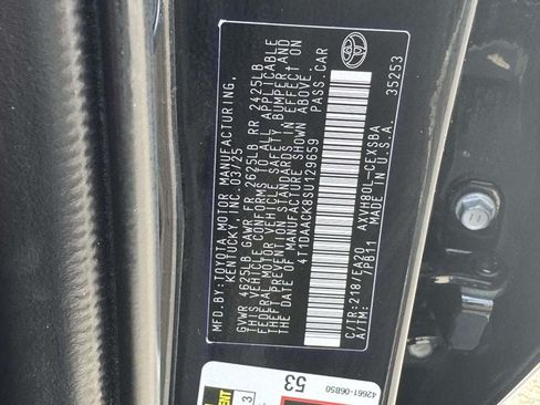 Used 2025 Toyota Camry SE FWD image 28