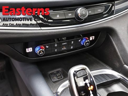 Used 2021 Buick Enclave Essence w/ Sport Touring Edition image 21