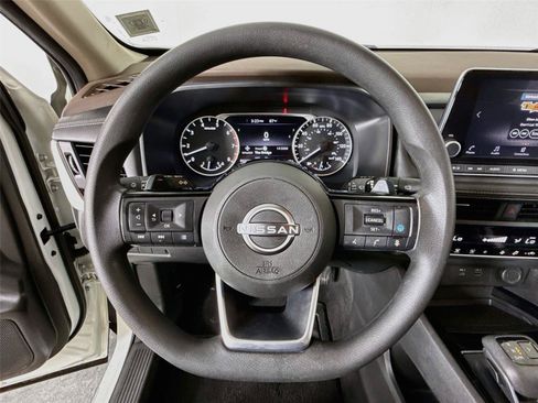 Used 2023 Nissan Rogue SV AWD/4WD image 13