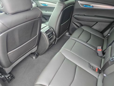New 2026 Cadillac XT5 Luxury image 13