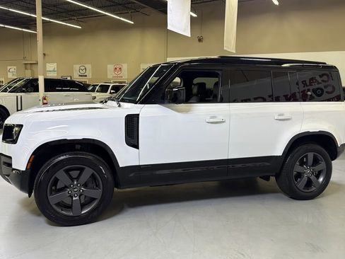 Used 2021 Land Rover Defender 110 X-Dynamic HSE AWD/4WD image 9