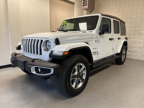 Used 2021 Jeep Wrangler Unlimited Sahara AWD/4WD image 13