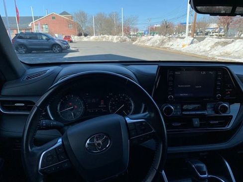 Used 2021 Toyota Highlander XSE image 16