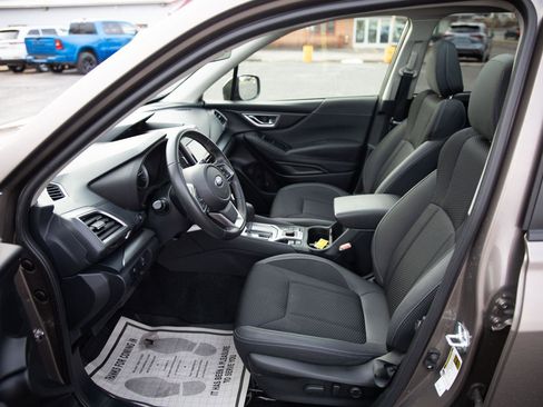 Used 2024 Subaru Forester Premium image 22