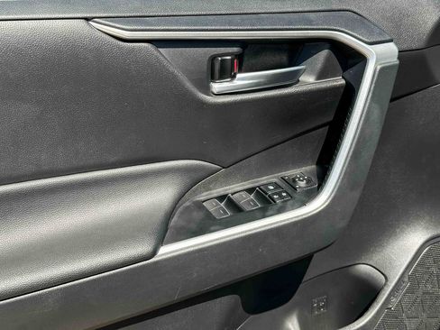 Used 2025 Toyota RAV4 XLE FWD image 16