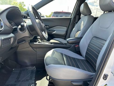 Used 2023 Nissan Kicks SR w/ SR Premium Package FWD image 14