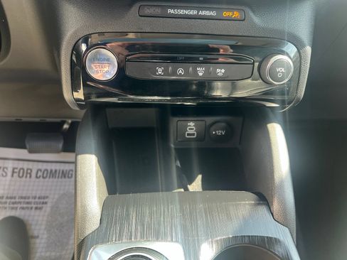 Used 2025 Ford Escape Platinum AWD/4WD image 26
