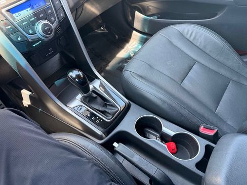 Used 2015 Hyundai Elantra GT w/ Option Group 03 FWD image 20