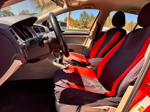 Used 2016 Volkswagen Golf S image 10