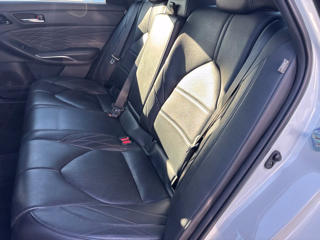 Used 2021 Toyota Avalon Limited w/ Advanced Safety Package FWD image 13
