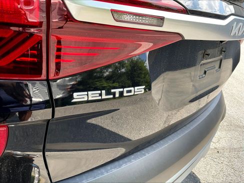Used 2023 Kia Seltos EX AWD/4WD image 25