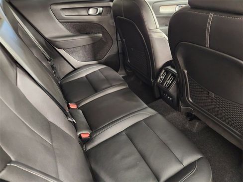 Used 2025 Volvo XC40 B5 Ultra w/ Protection Package Premier image 32