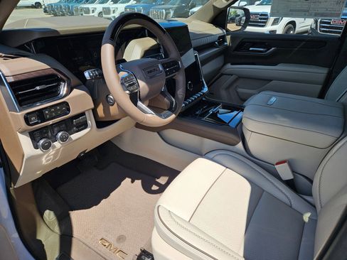 New 2026 GMC Yukon XL Denali w/ Denali Reserve Package AWD/4WD image 10